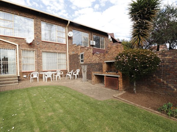 3 Bed Townhouse in Petersfield
