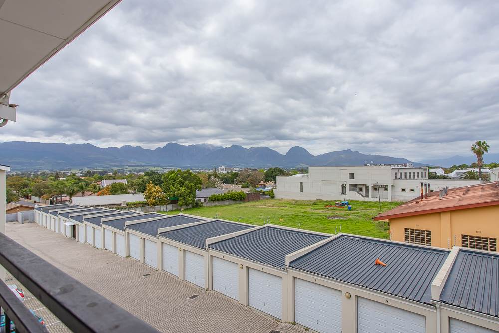 2 Bed Apartment in Northern Paarl photo number 20