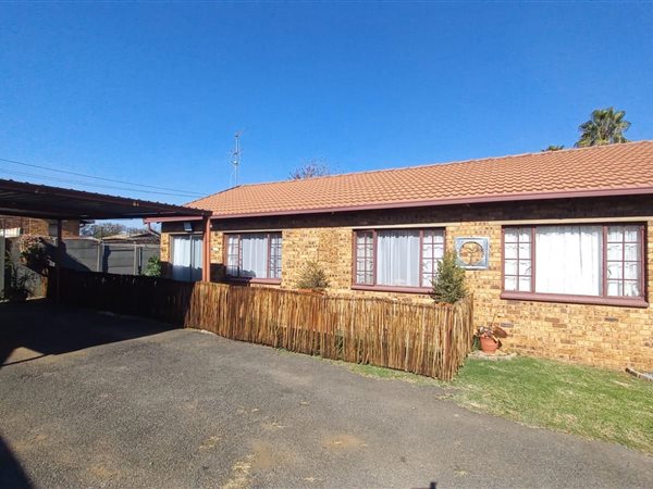 2 Bedroom Townhouse 2 Bedroom Townhouse