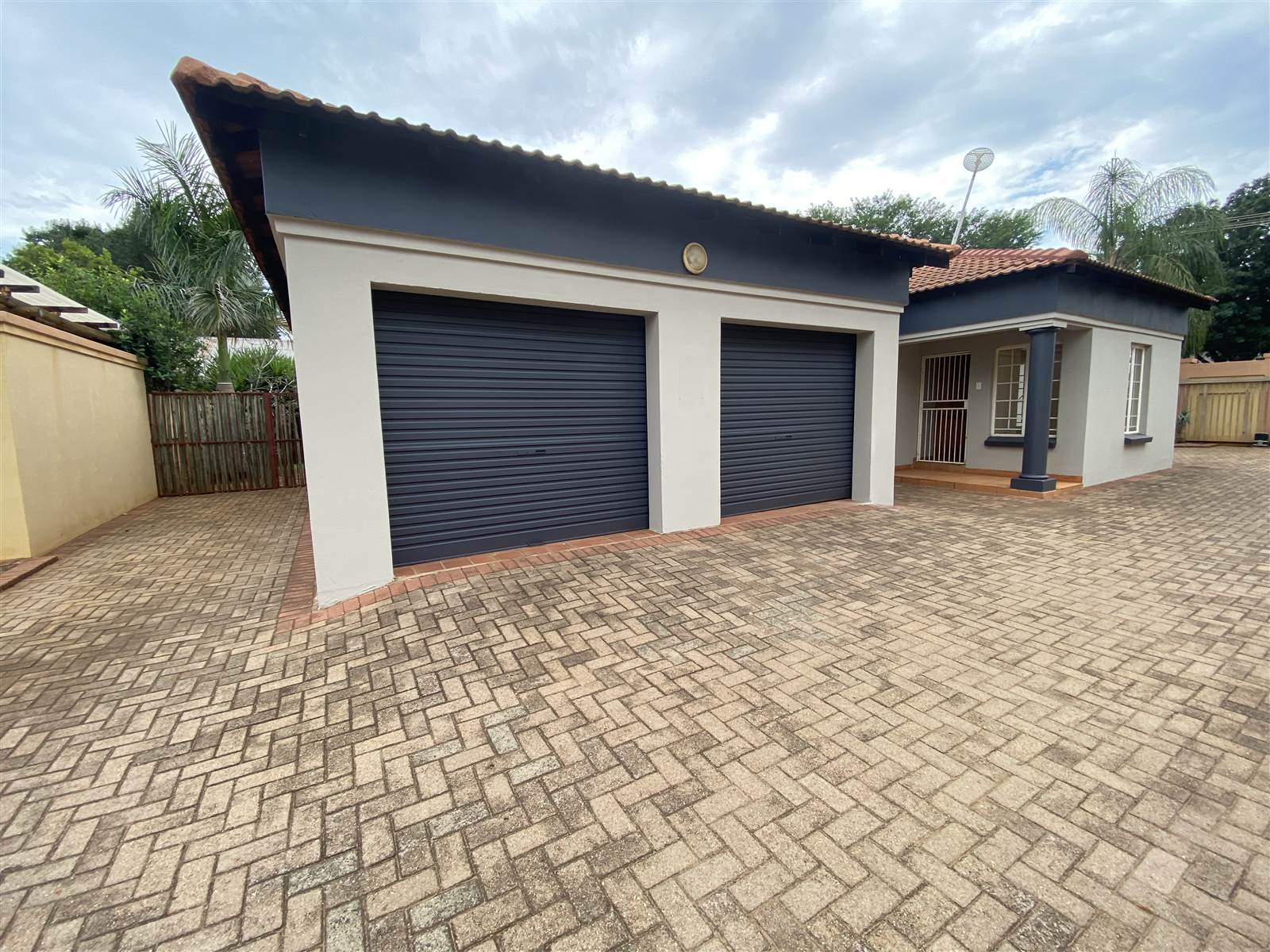 3 Bed Townhouse in Mokopane photo number 1