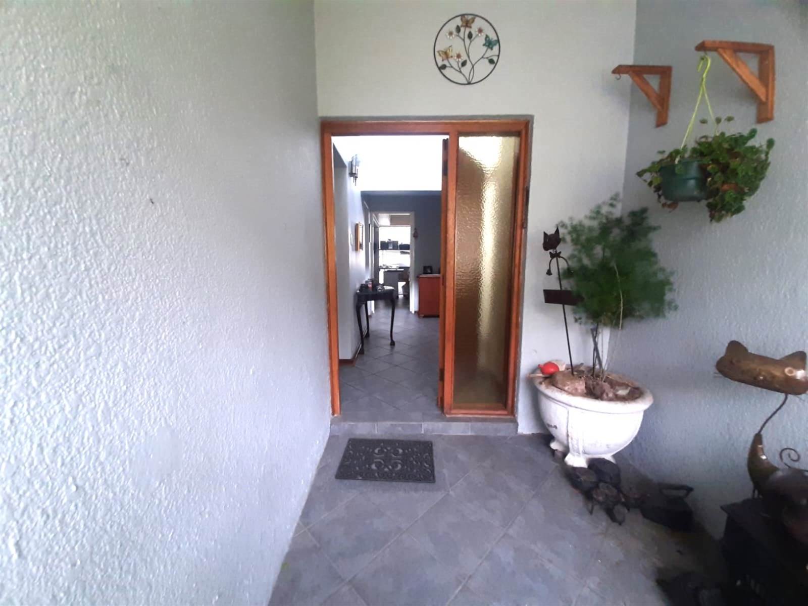 2.5 Bed House in Secunda photo number 5