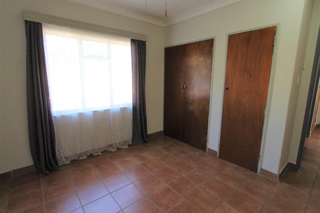 3 Bed House in Modimolle photo number 9