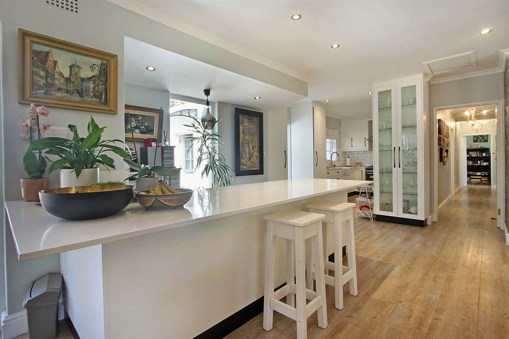 4 Bed House in Constantia photo number 17