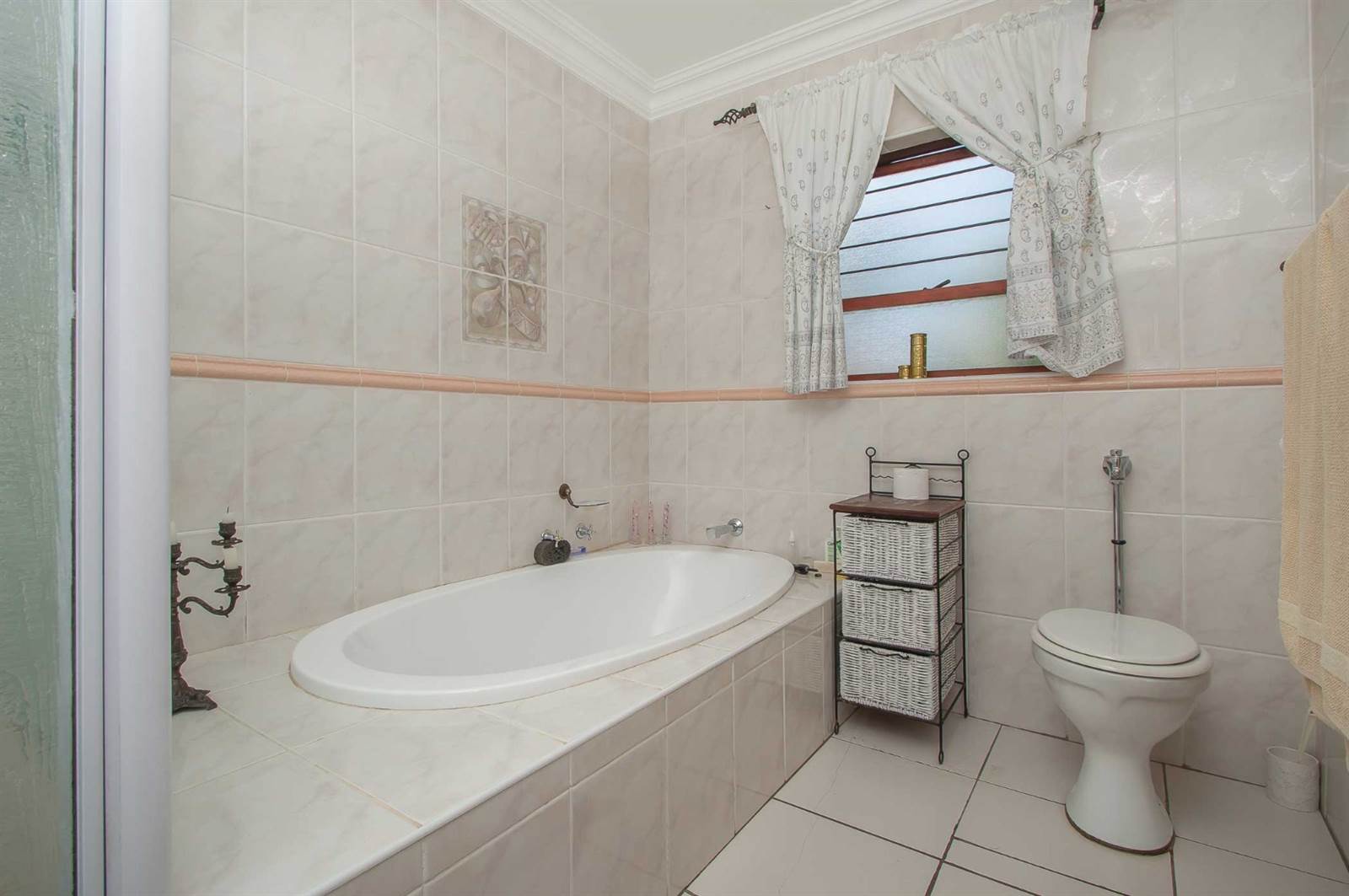 4 Bed House in Chancliff Ridge photo number 20