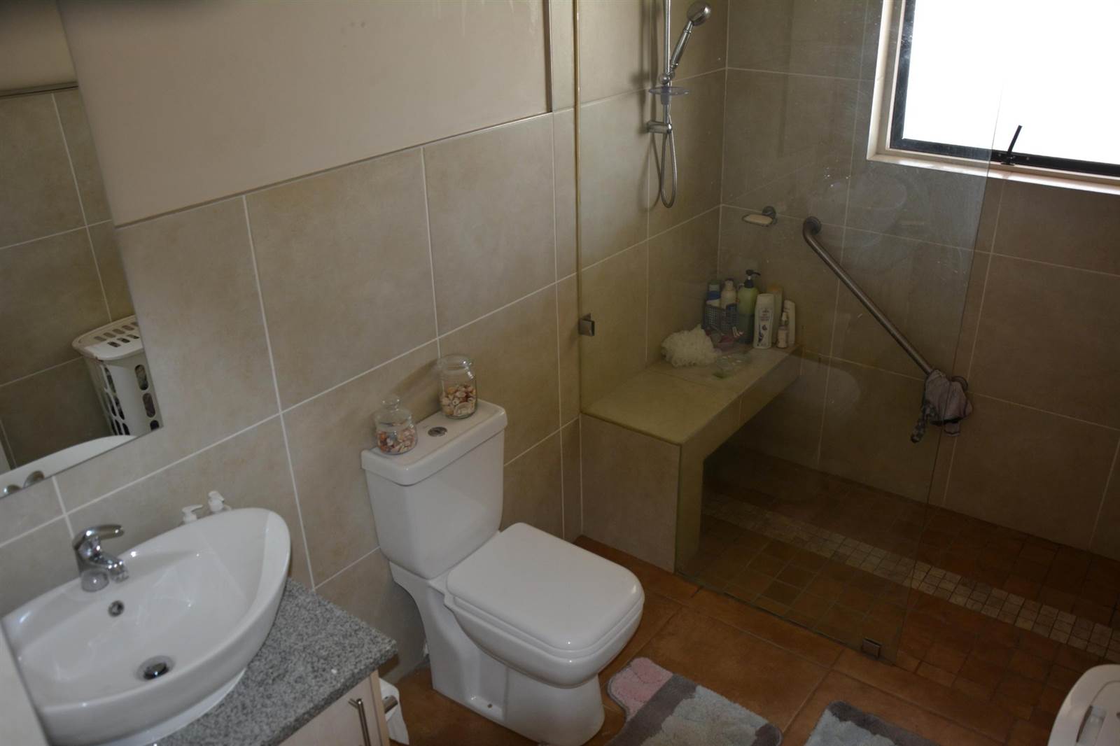 2 Bed Apartment in Eastland Mature Lifestyle Estate photo number 5