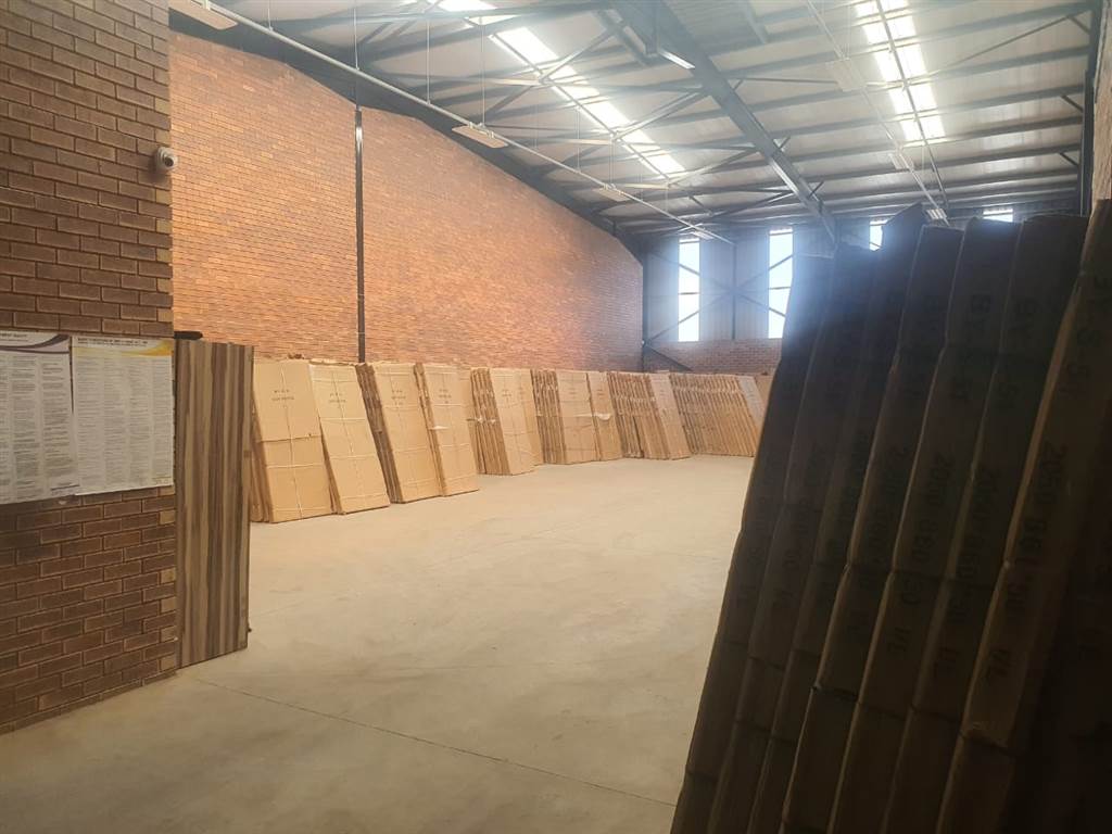 340  m² Industrial space in Clayville photo number 8