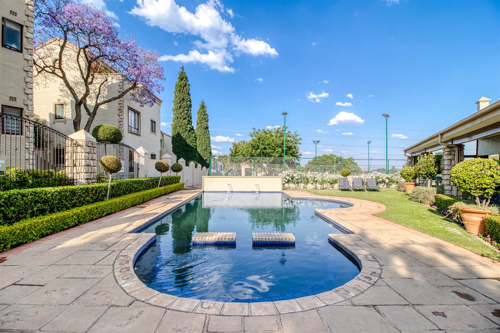 2 Bed Duplex in Lonehill photo number 4