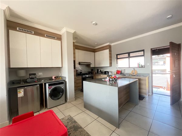 3 Bedroom Apartment 3 Bedroom Apartment