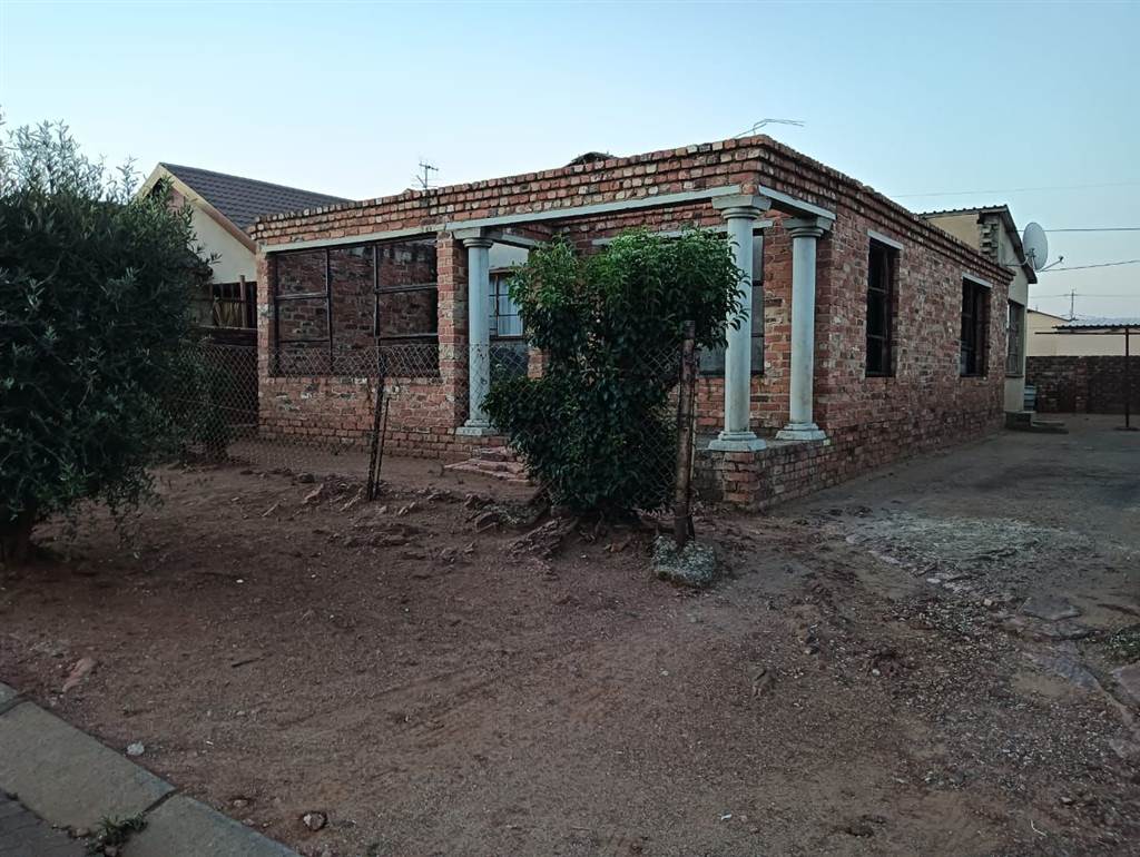 2 Bed House in Ikageng photo number 1