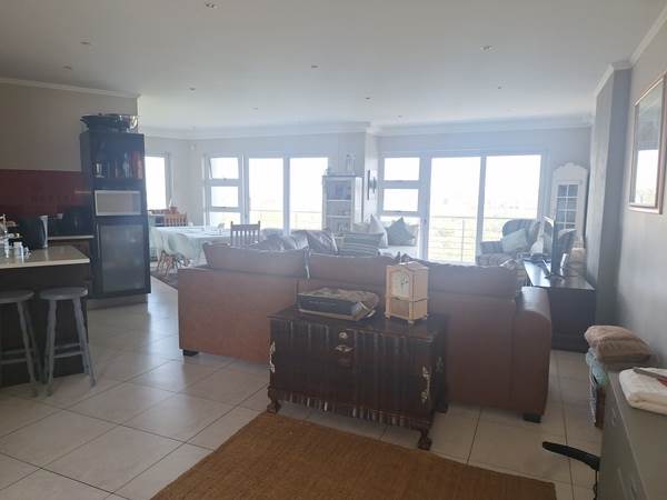 3 Bed Flat in St Georges Park photo number 11