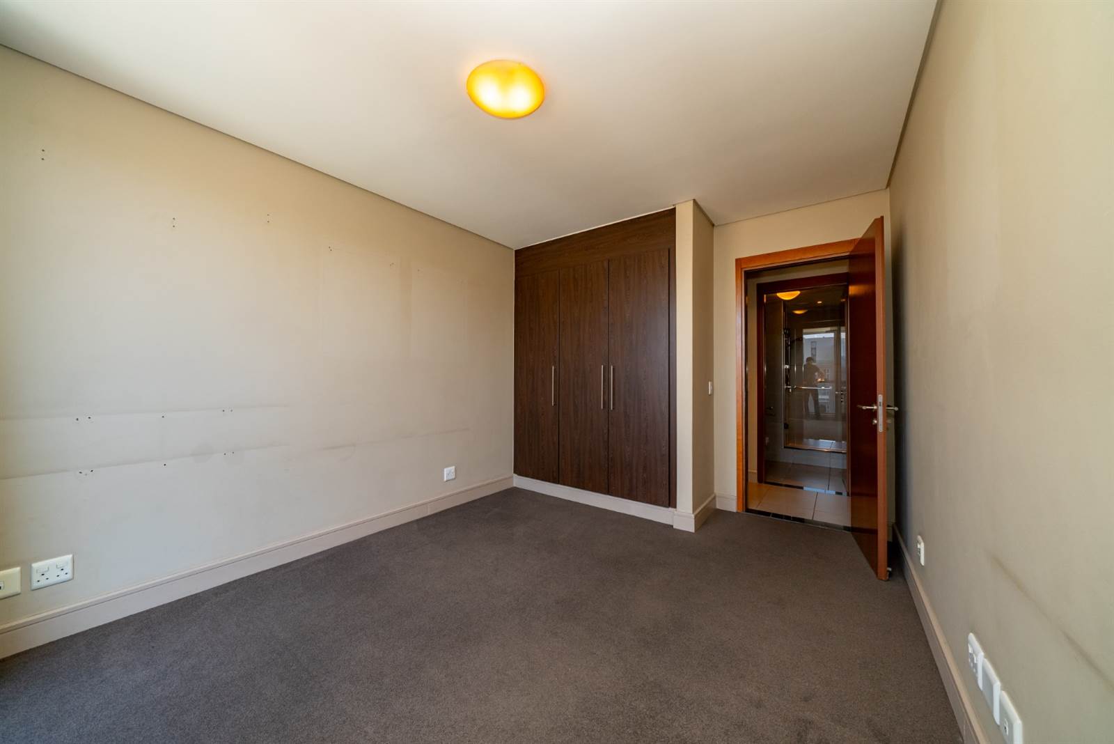 2 Bed Apartment in Bedfordview photo number 9