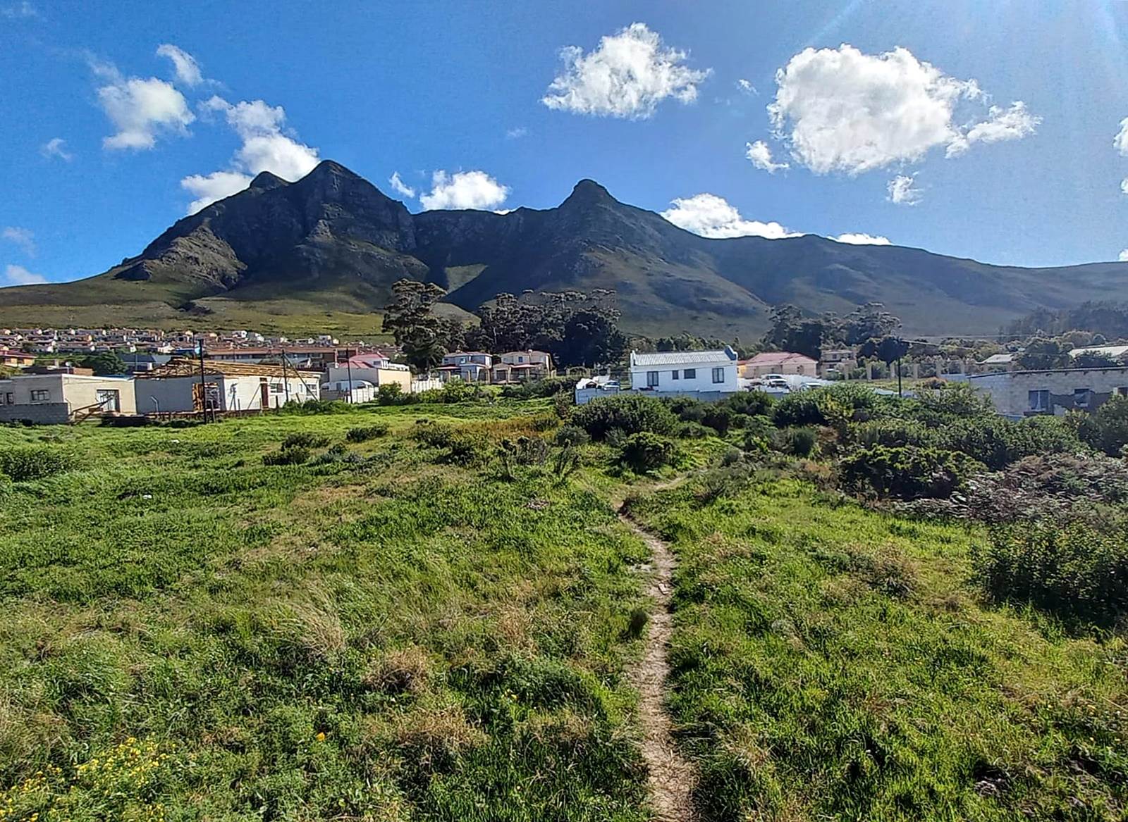 1006 m² Land available in Kleinmond photo number 1