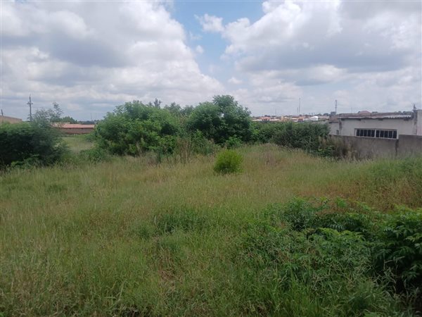 1 100 m² Land 1 100 m² Land