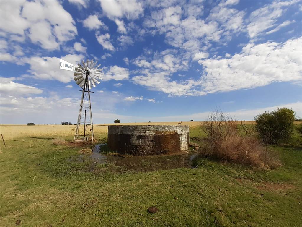 227.8 ha Farm in Bultfontein photo number 1