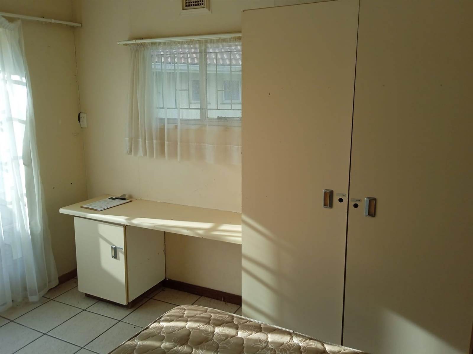 1 Bed Apartment in Jan Cilliers Park photo number 4