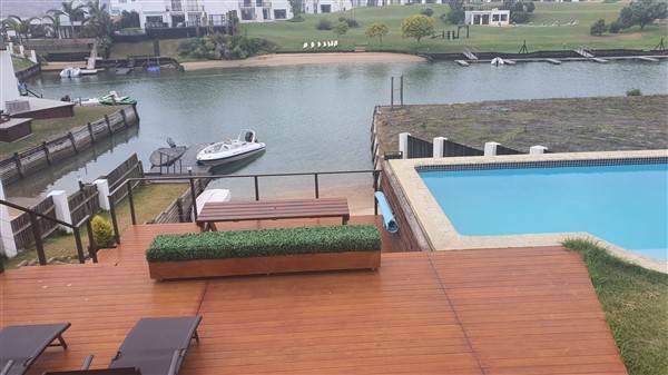 7 Bed House in St Francis Bay Canals photo number 2