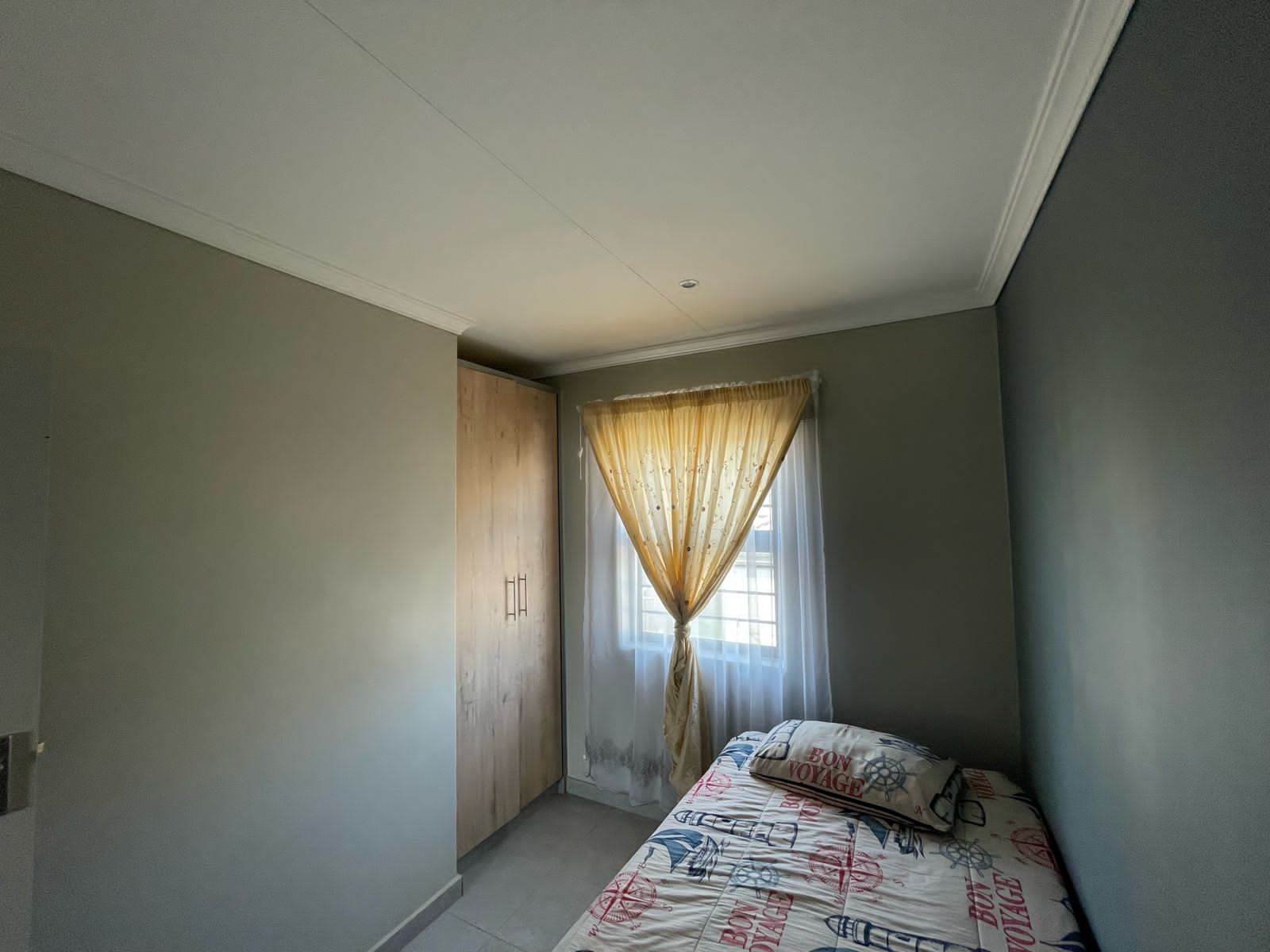 4 Bed House in Pretoria West photo number 16