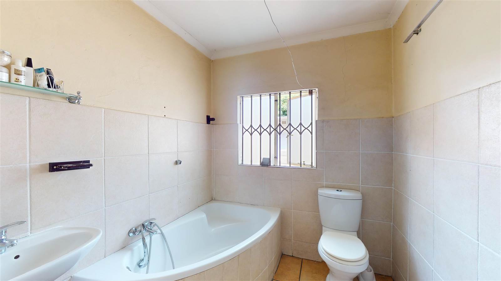 2 Bed House in Benoni Central photo number 13