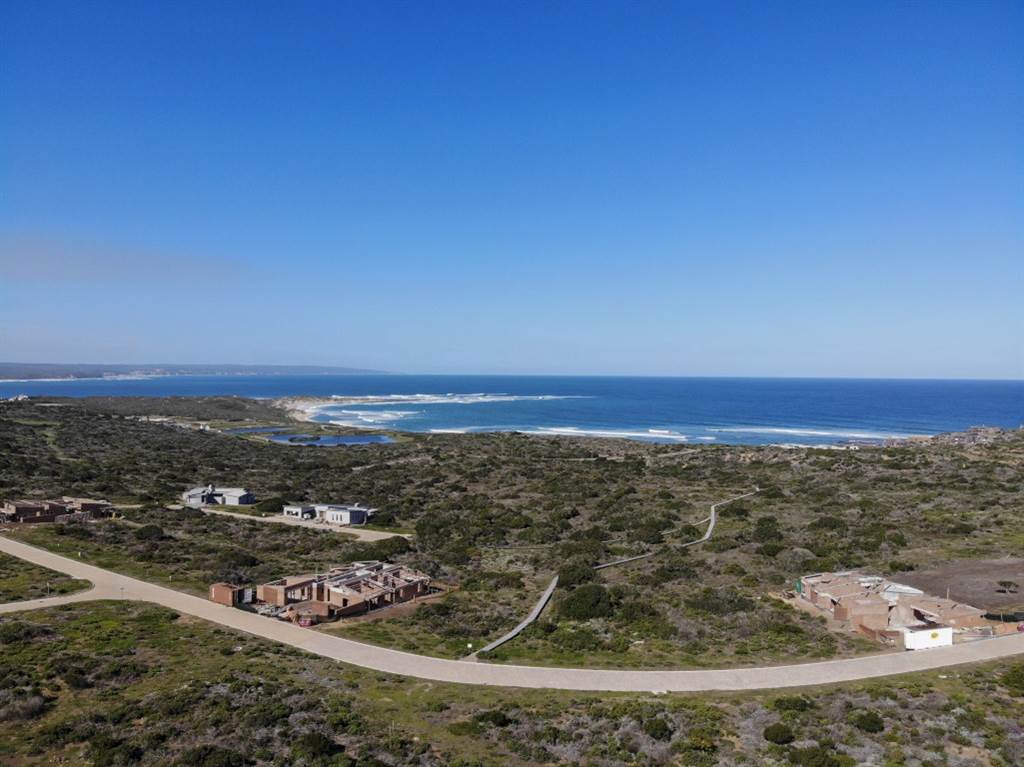 685 m² Land available in Stilbaai photo number 8