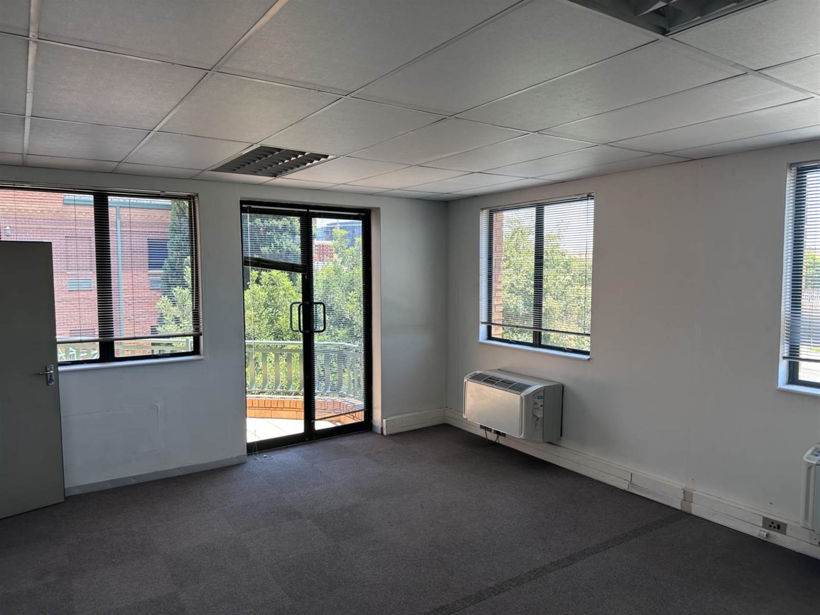 1503  m² Office Space in Menlyn photo number 7