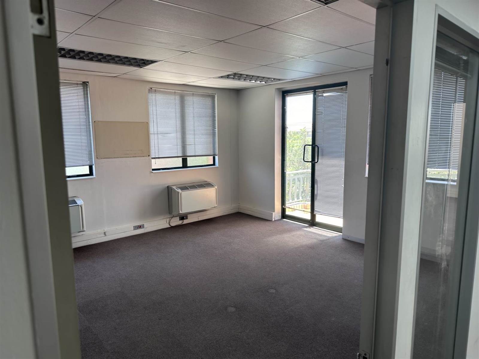 1503  m² Office Space in Menlyn photo number 3