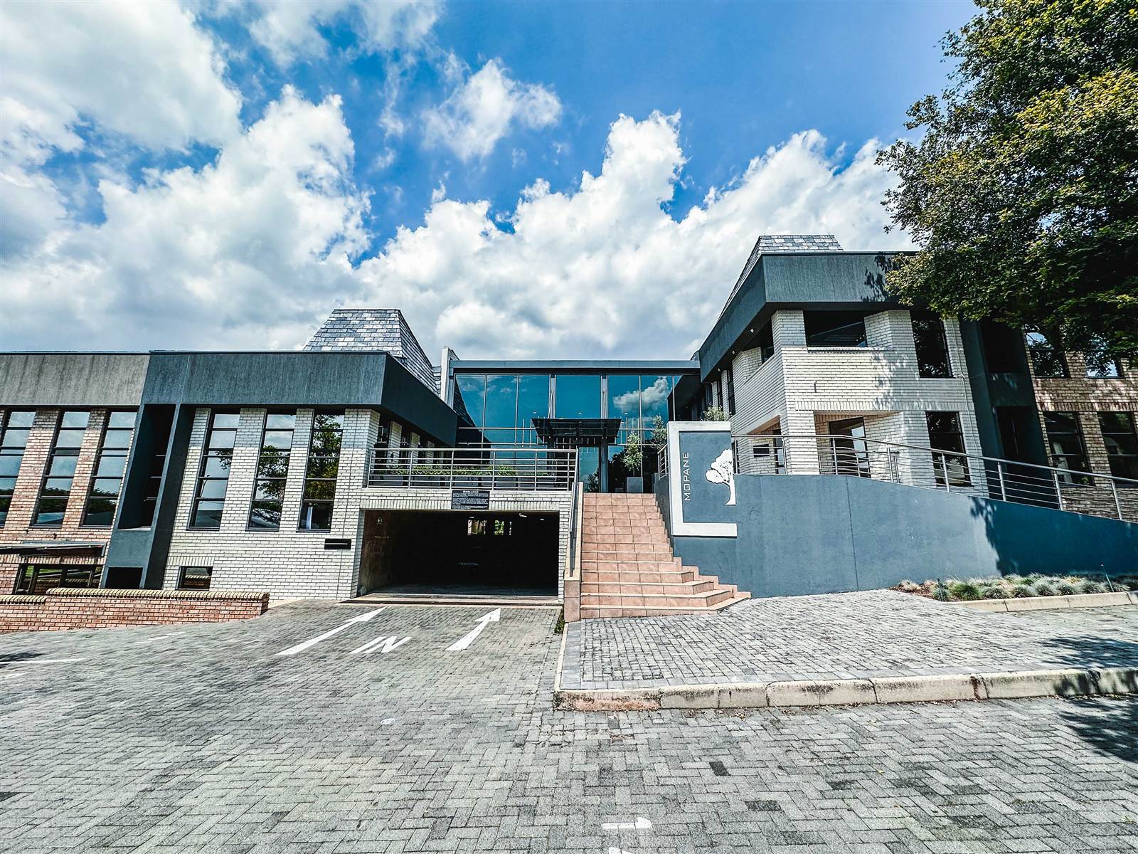 545  m² Commercial space in Hurlingham photo number 3