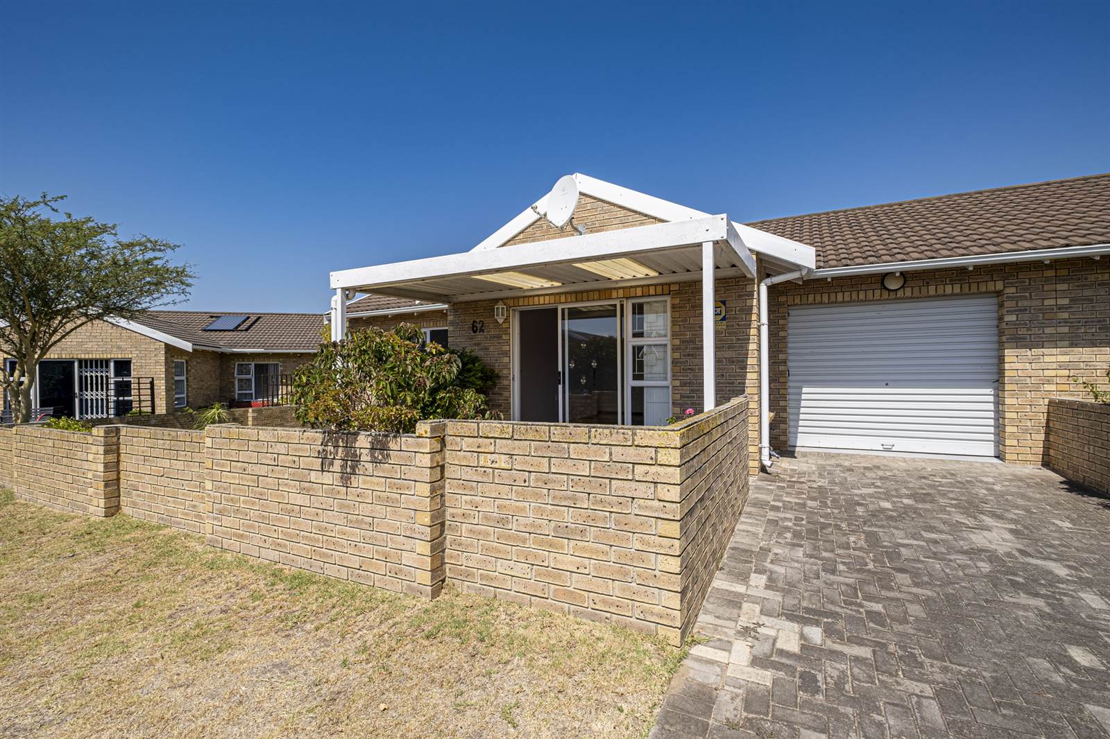 2 Bed Townhouse in Walmer Downs photo number 4