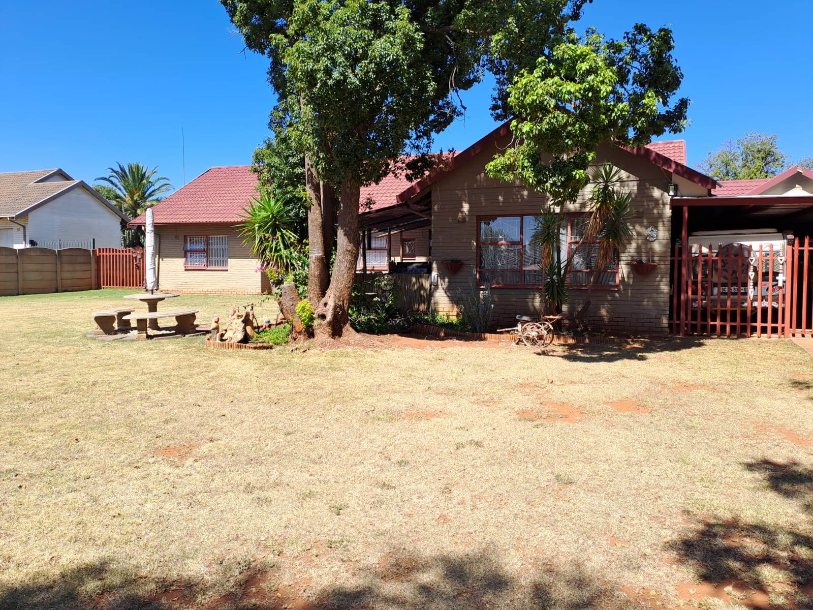 4 Bed House in Carletonville photo number 16