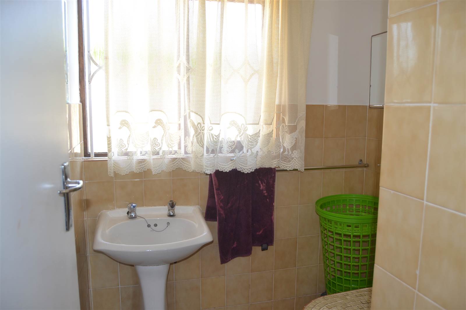 2 Bed Apartment in Scottburgh South photo number 17