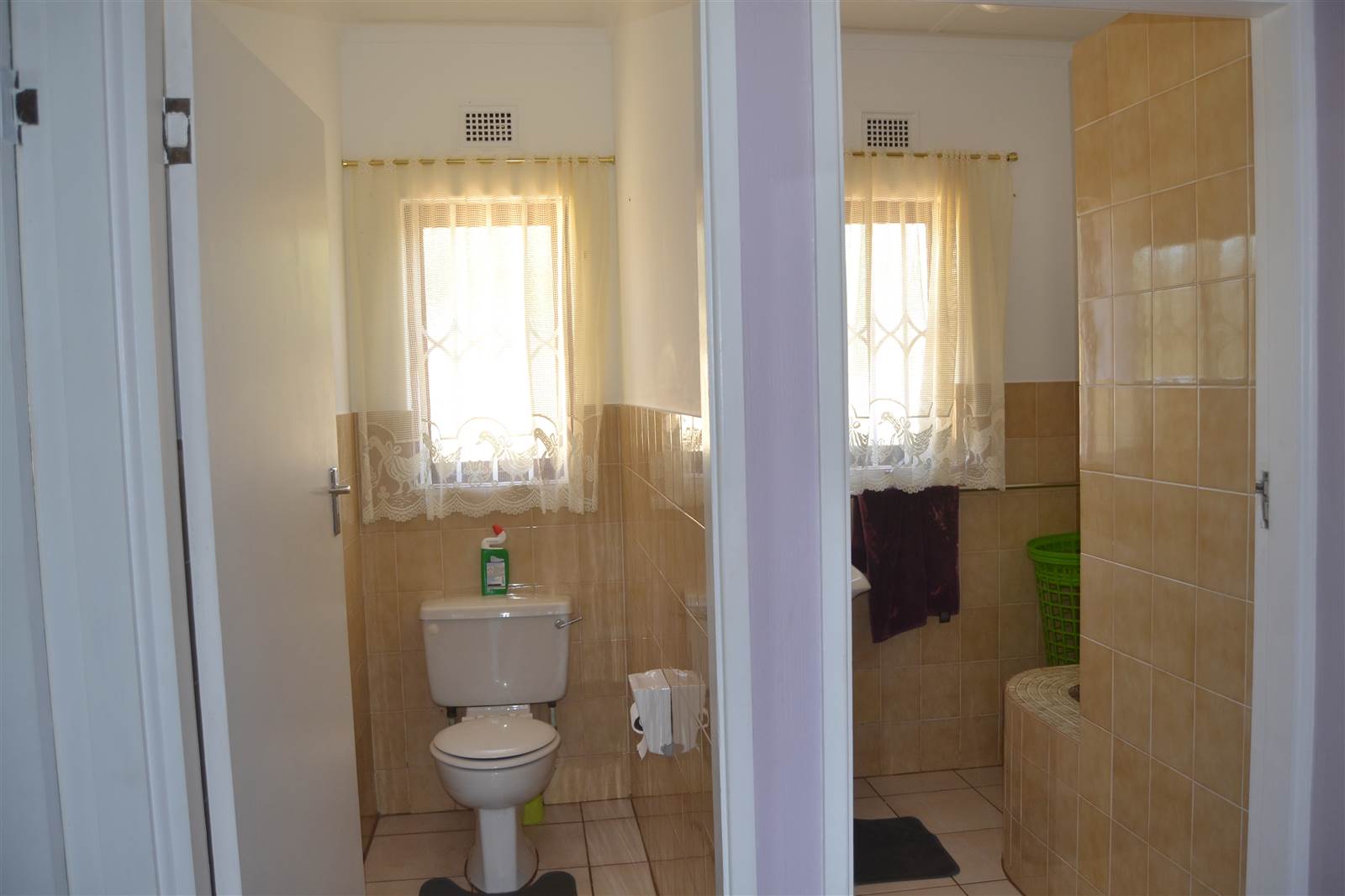 2 Bed Apartment in Scottburgh South photo number 15