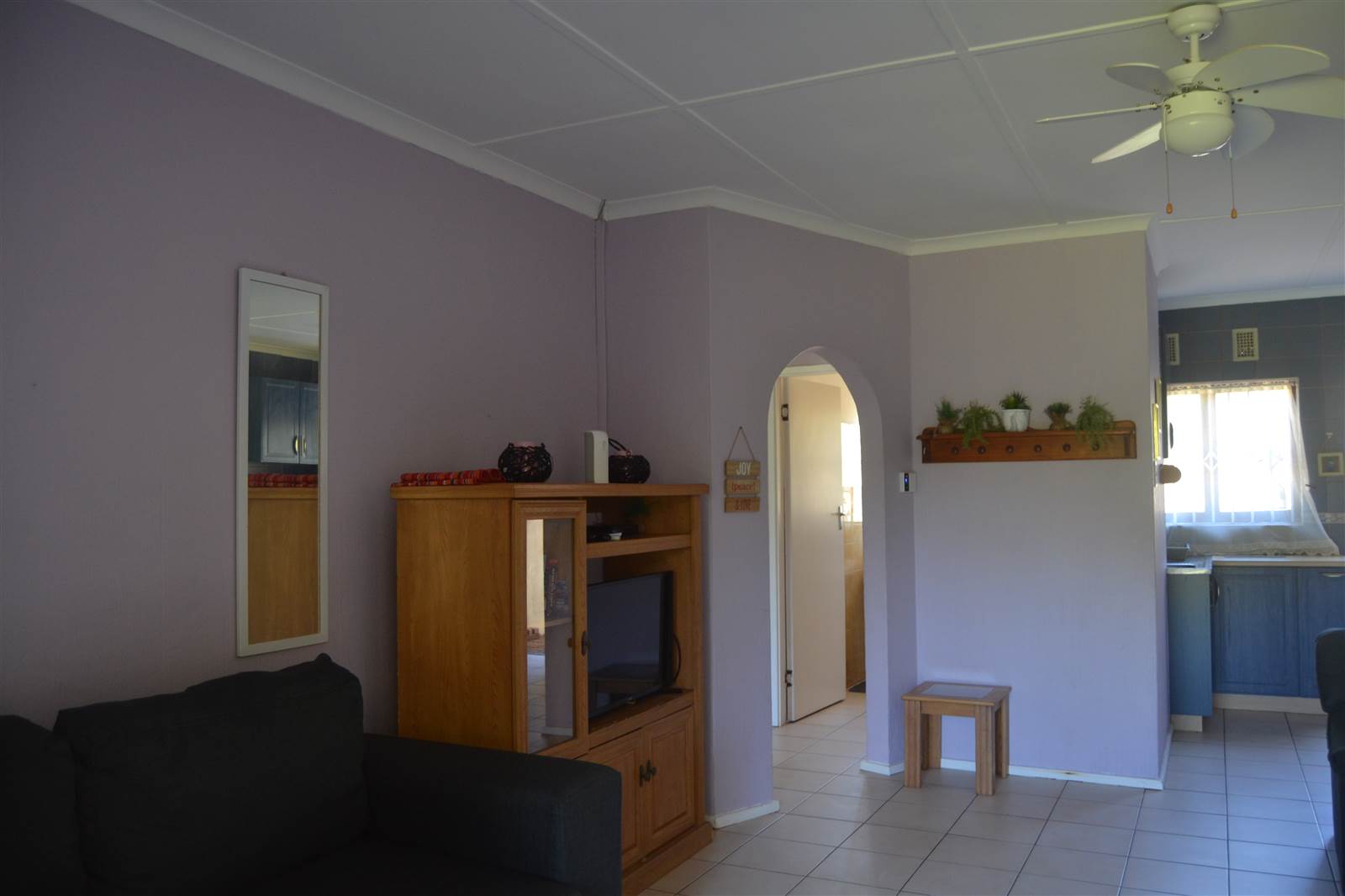 2 Bed Apartment in Scottburgh South photo number 5