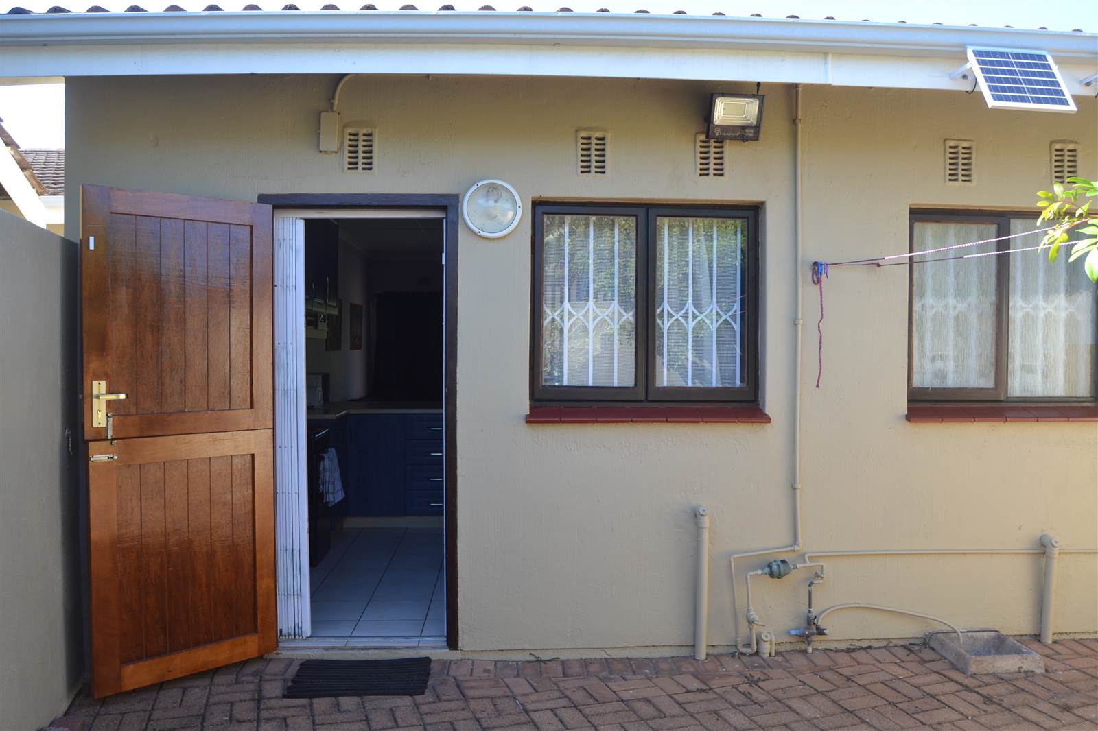 2 Bed Apartment in Scottburgh South photo number 20