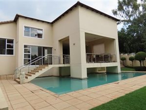 6 Bed House in Waterkloof Park