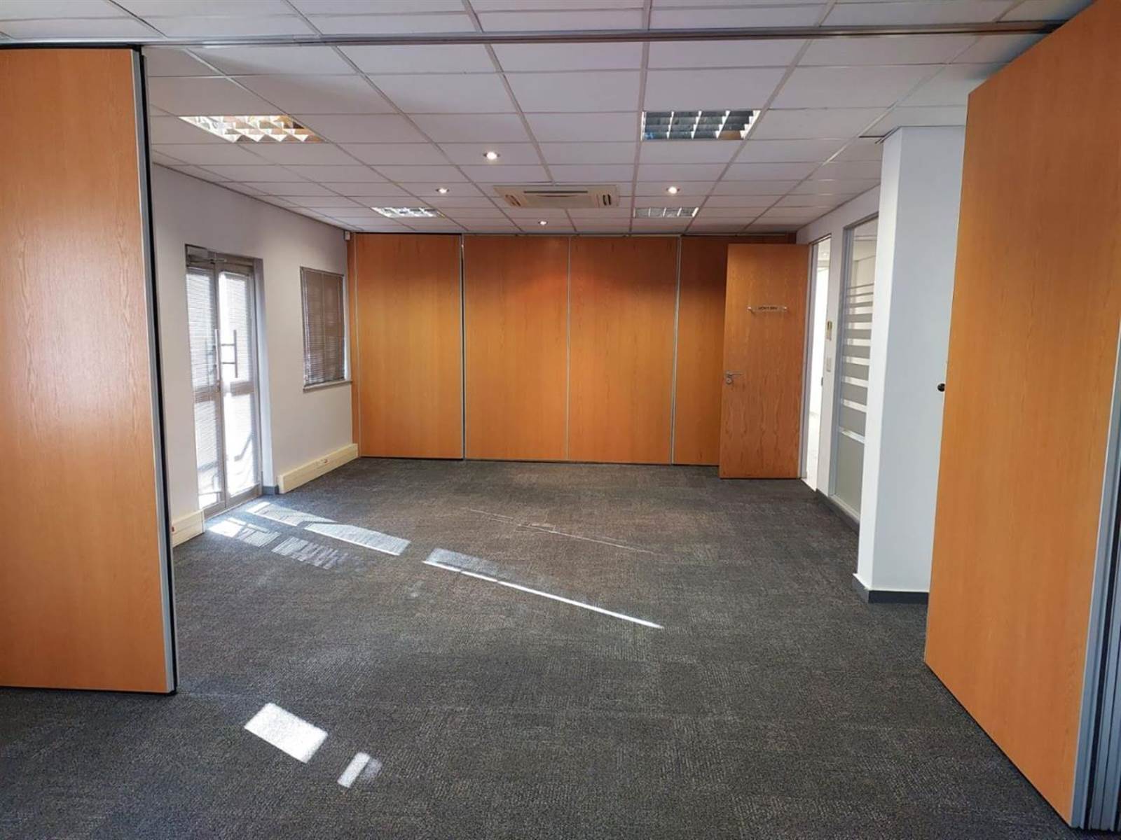 712  m² Commercial space in Bryanston photo number 13