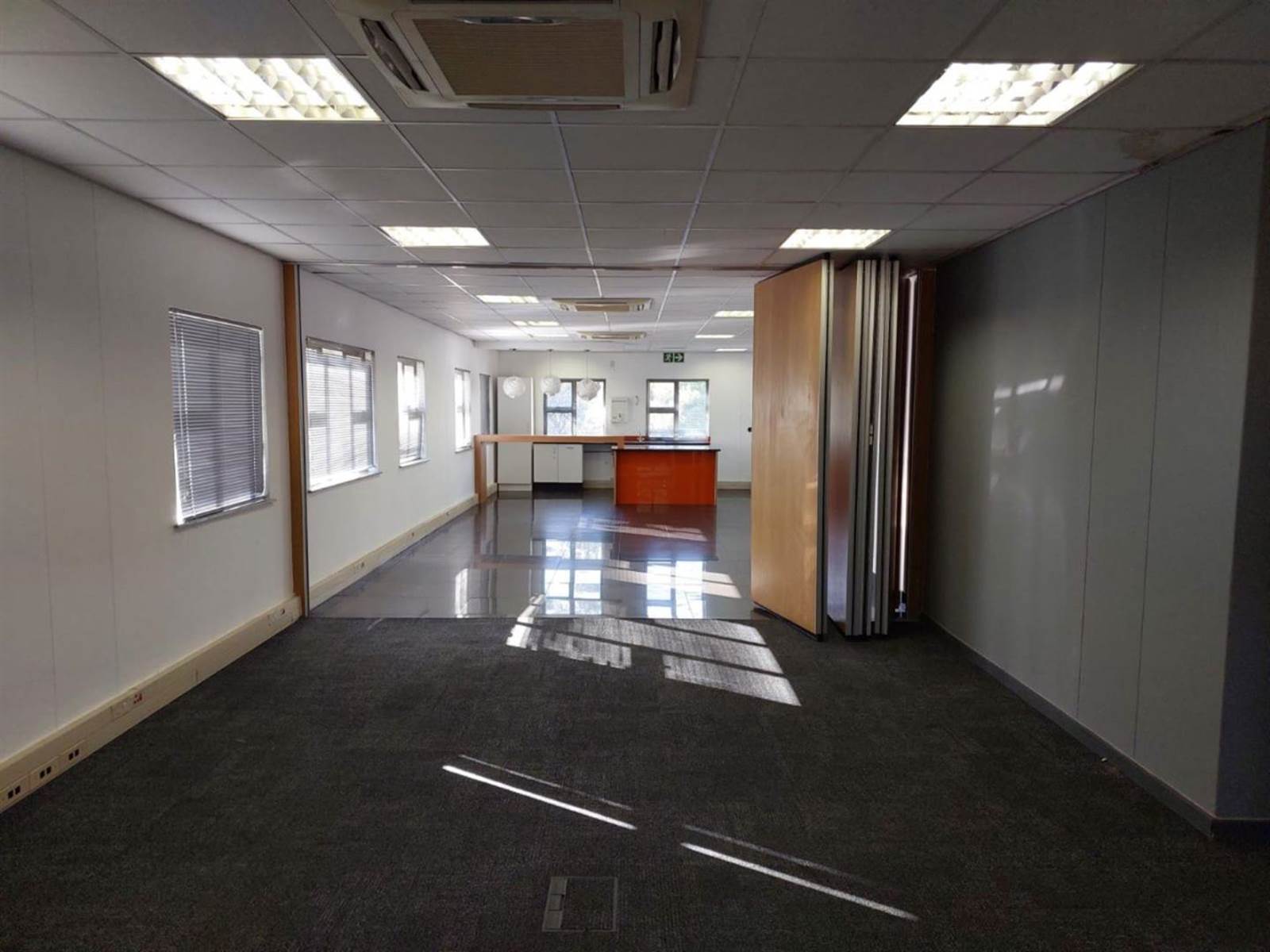 712  m² Commercial space in Bryanston photo number 4