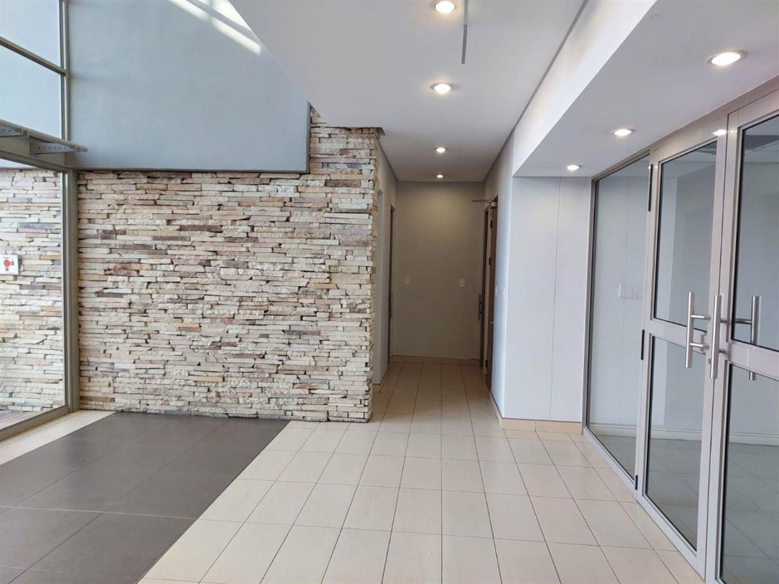 712  m² Commercial space in Bryanston photo number 24