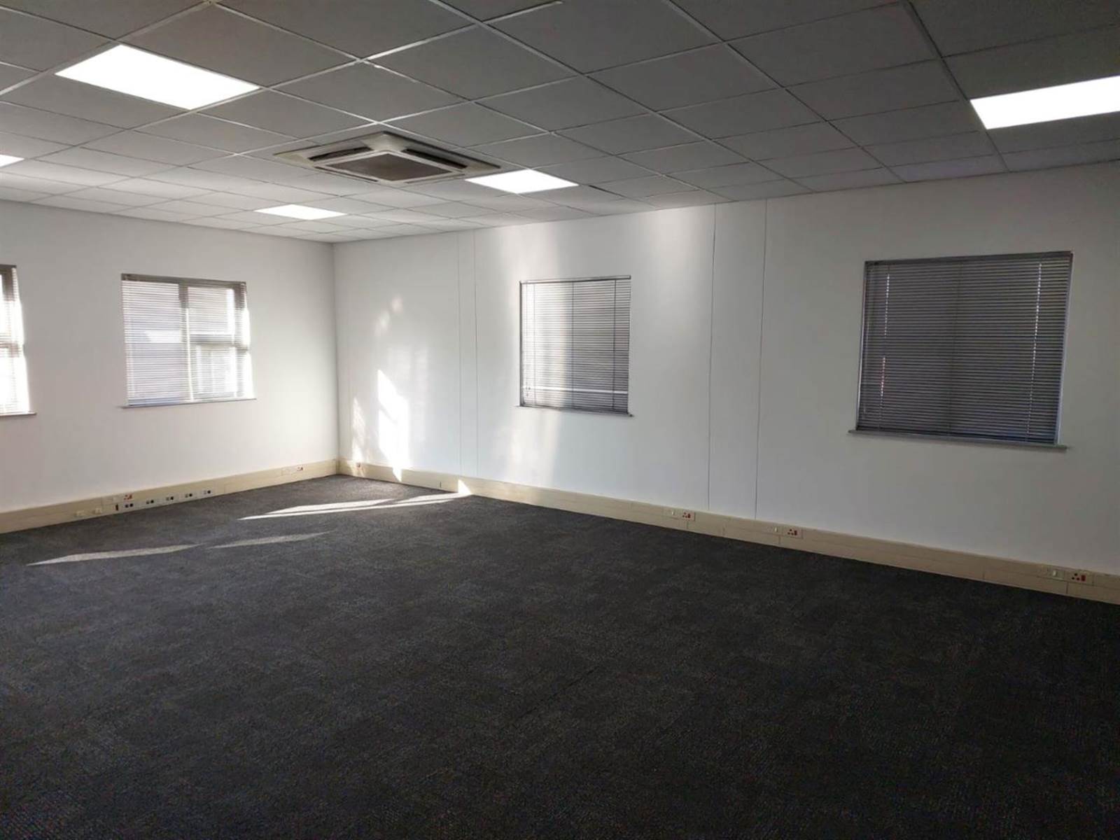 712  m² Commercial space in Bryanston photo number 23