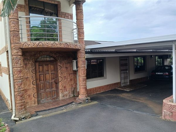 5 Bedroom House 5 Bedroom House