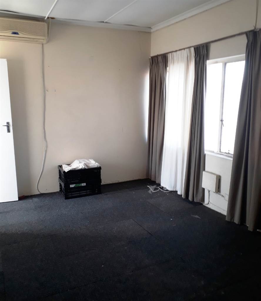 112  m² Commercial space in Pinetown Central photo number 9
