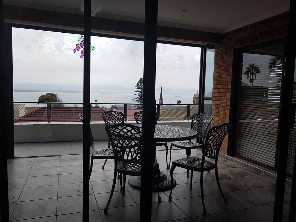 3 Bed Apartment in Mossel Bay Central photo number 8