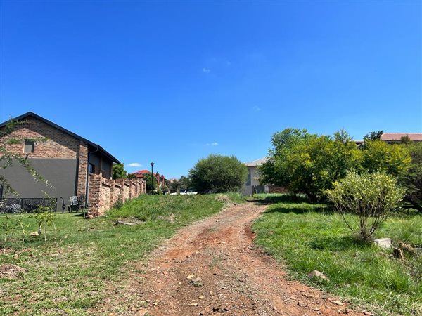 1110 m² Land available in Pebble Rock