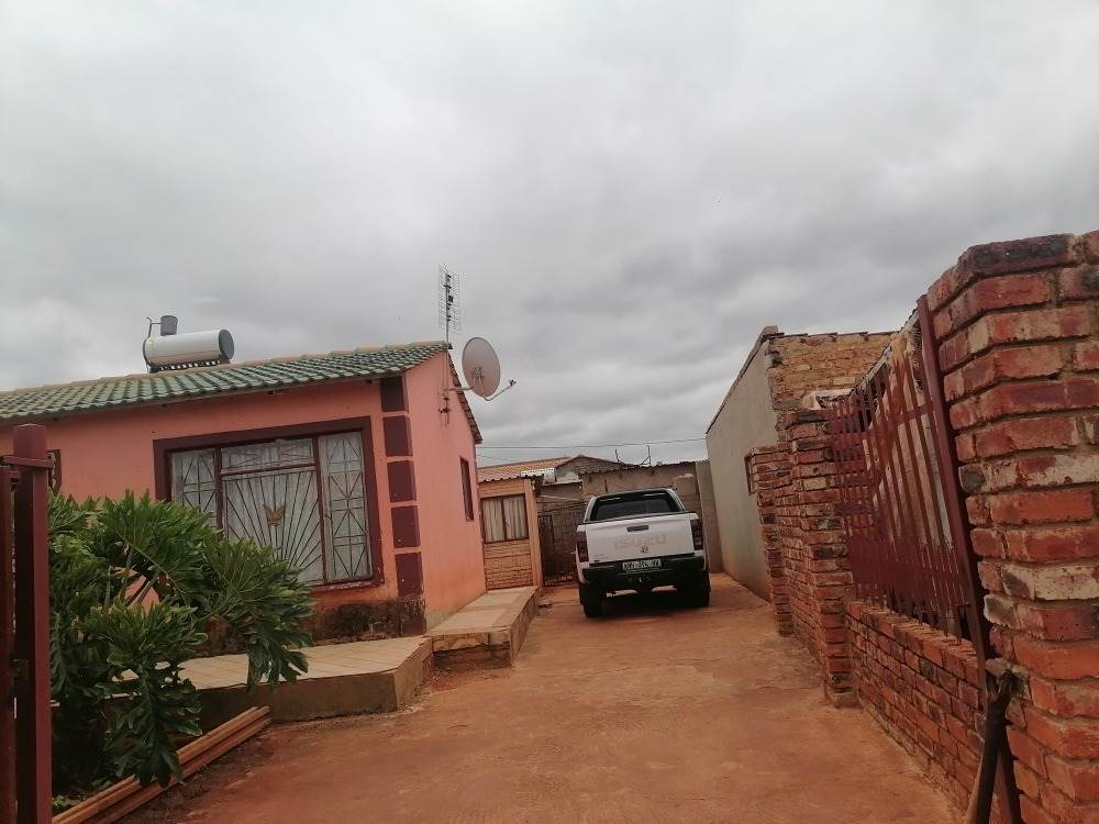 2 Bed House in Ikageng photo number 21