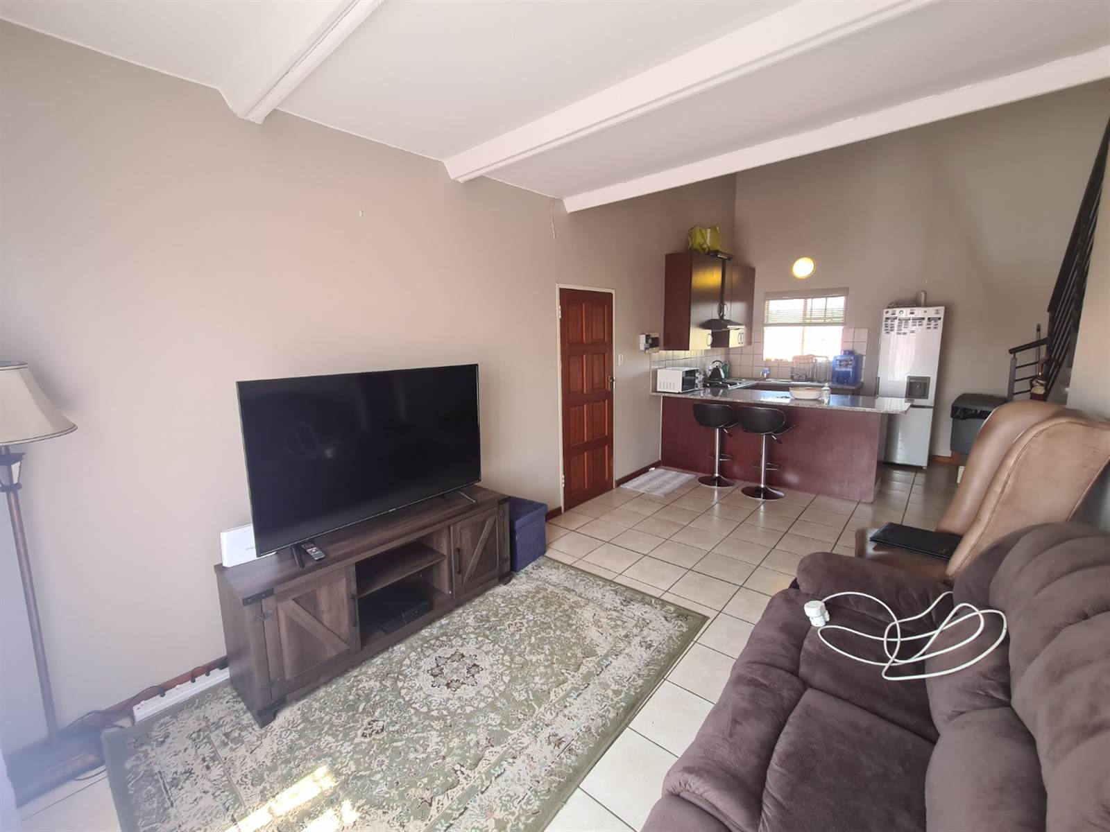 2 Bed Apartment in Oukraal Estate photo number 2