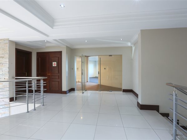 395  m² Office Space in Bellville Central
