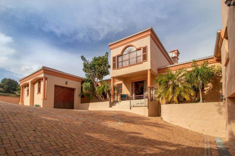 7 Bed House in Plattekloof photo number 2