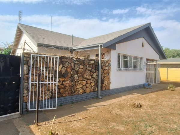 3 Bedroom House 3 Bedroom House