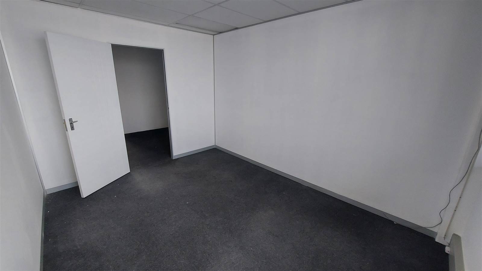120  m² Commercial space in Montague Gardens photo number 5