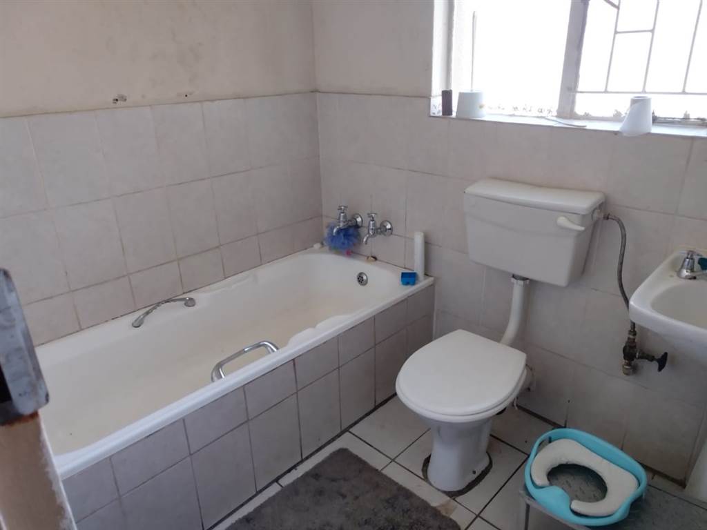 3 Bed House in Brakpan North photo number 7