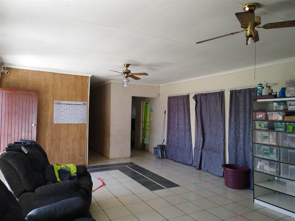 3 Bed House in Brakpan North photo number 6