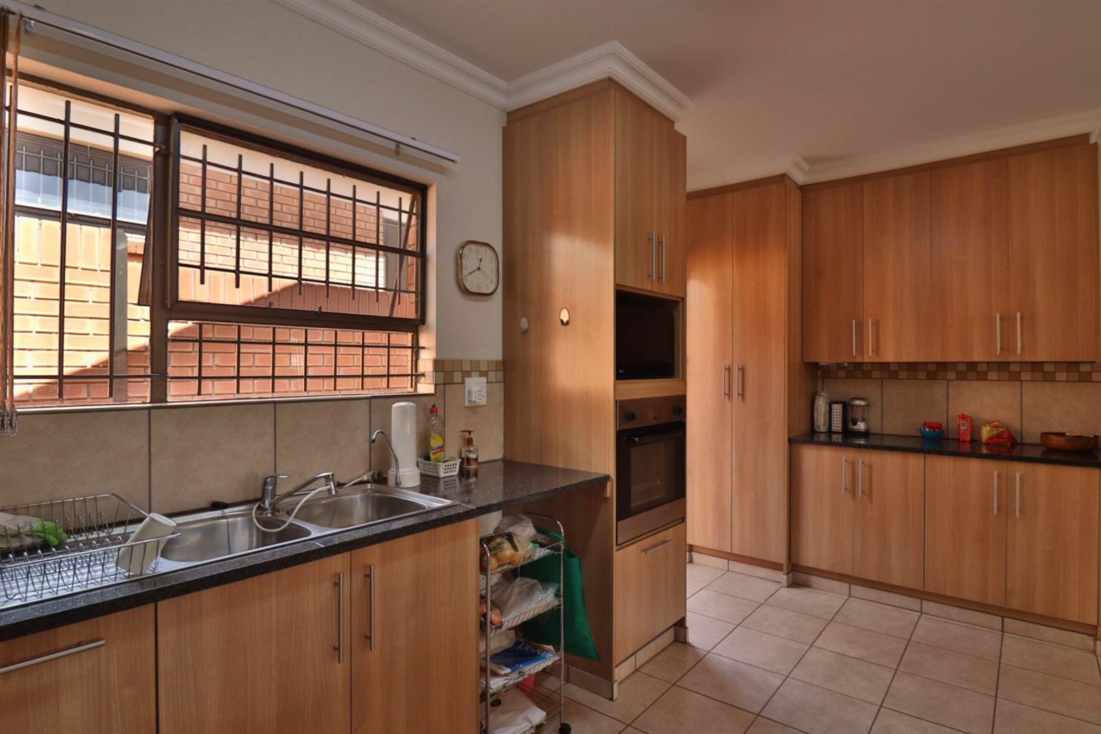 2 Bed Townhouse in Spitskop photo number 14